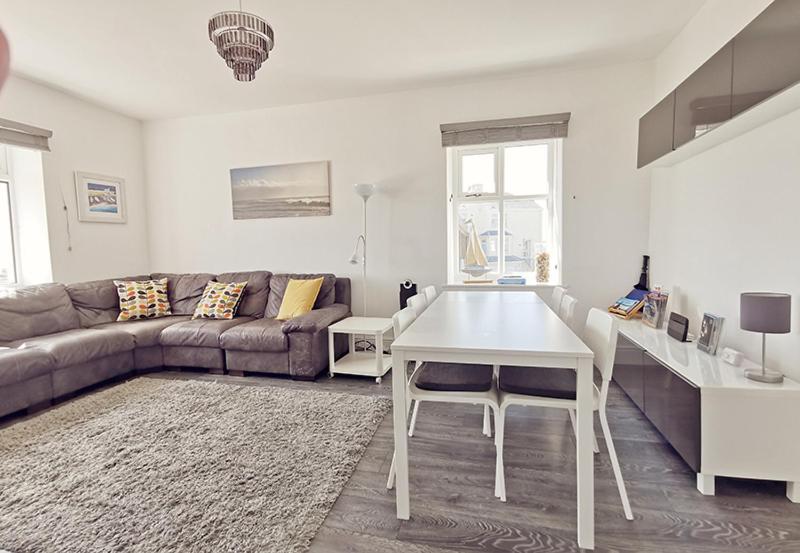 Plas Darien-3 Bed Apt- Sea Views - Sleeps 5 ทรีอาร์ดดูร์ ภายนอก รูปภาพ